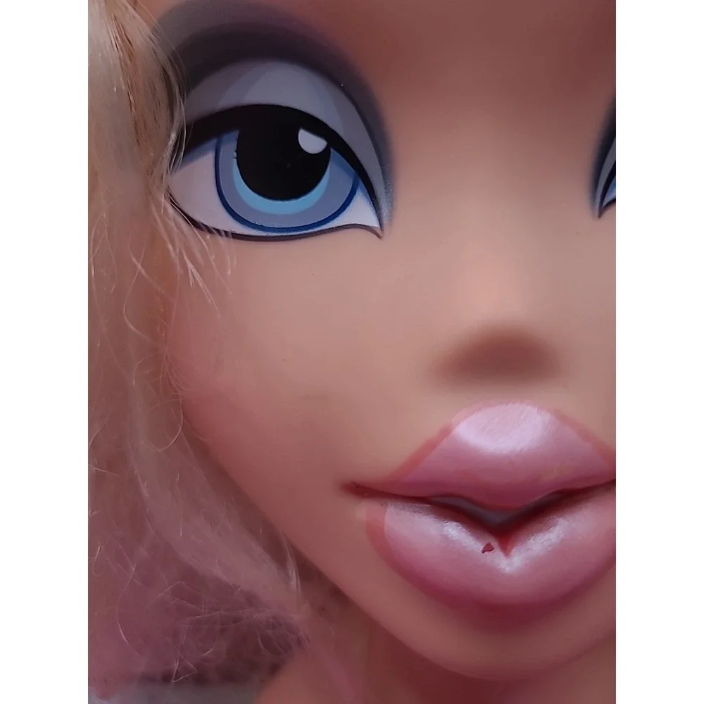 2002 BRATZ CLOE‎ GLAMMED UP FUNKY FASHION MAKEOVER LARGE Styling Doll Head READ